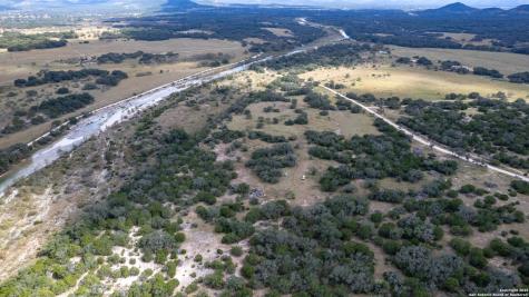2554 Cr 380 Barksdale TX 78828