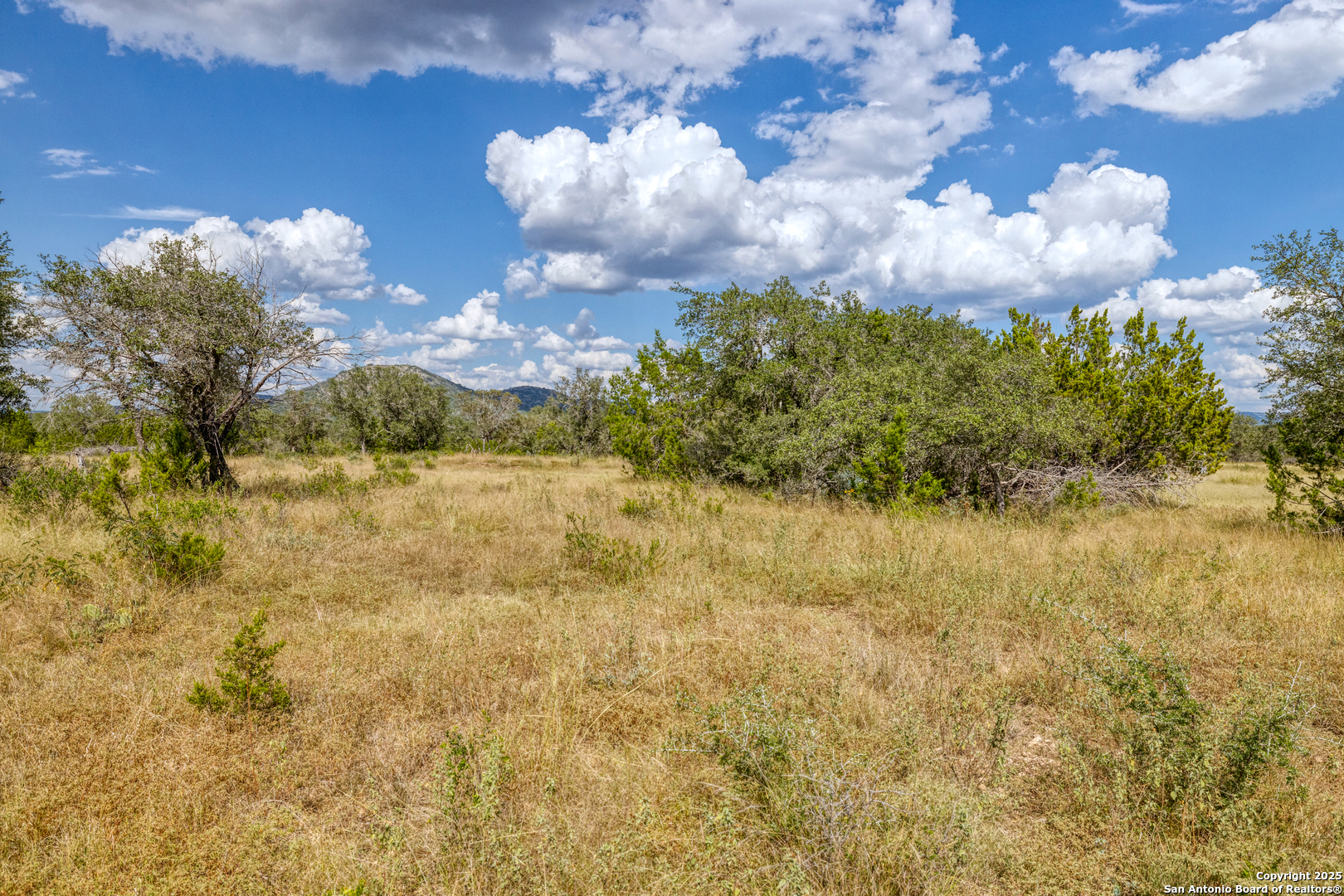 2554 Cr 380 Barksdale TX 78828