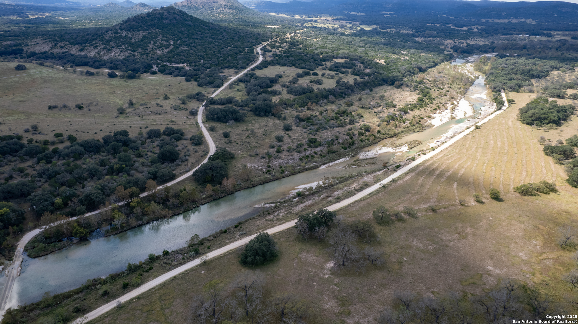 2554 Cr 380 Barksdale TX 78828