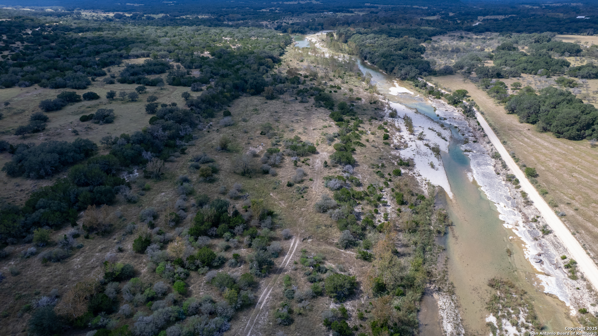 2554 Cr 380 Barksdale TX 78828
