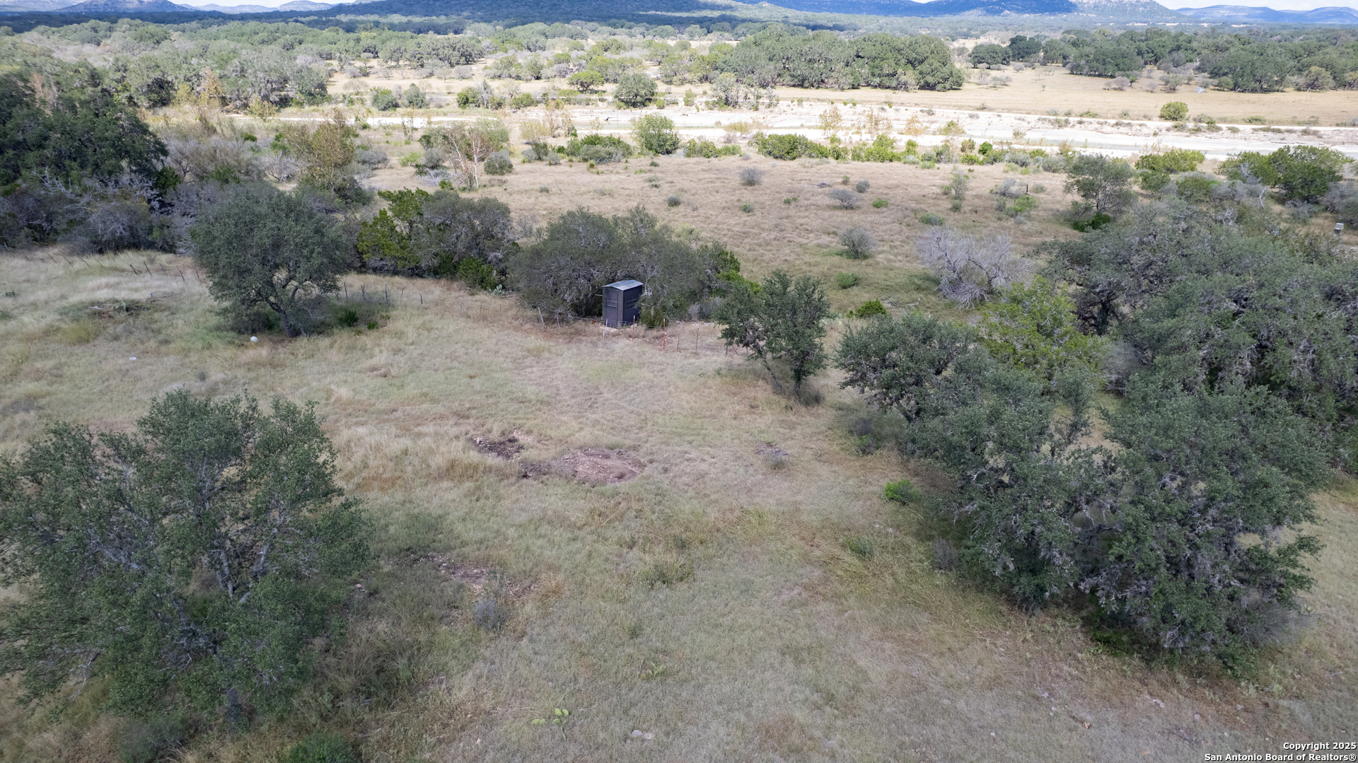 2554 Cr 380 Barksdale TX 78828