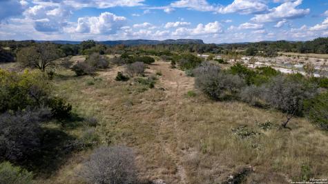 2554 Cr 380 Barksdale TX 78828