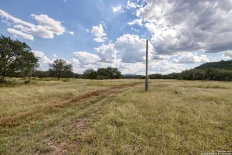2554 Cr 380 Barksdale TX 78828