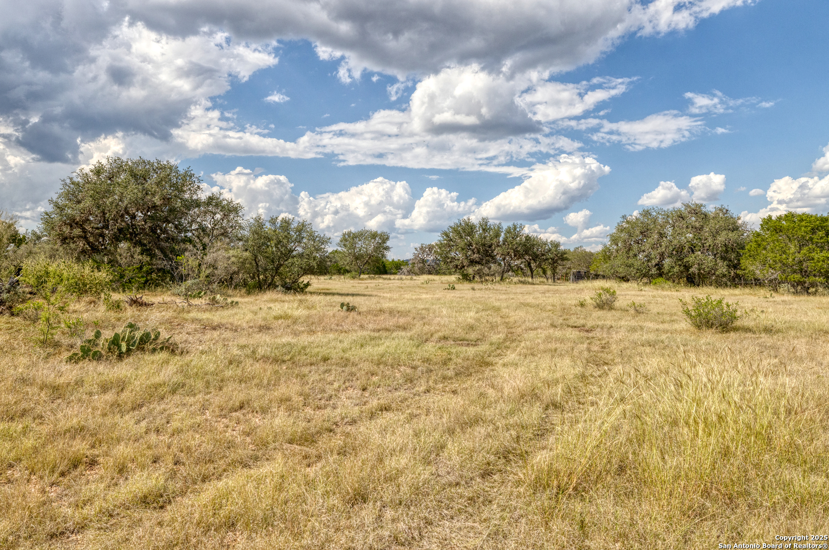 2554 Cr 380 Barksdale TX 78828