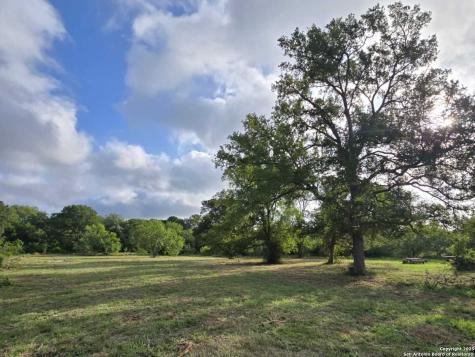 124 Valley Creek Cedar Creek TX 78612