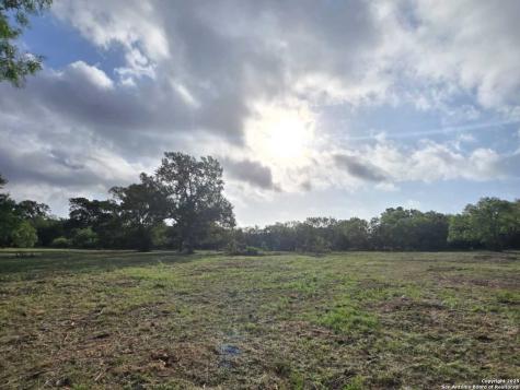 124 Valley Creek Cedar Creek TX 78612