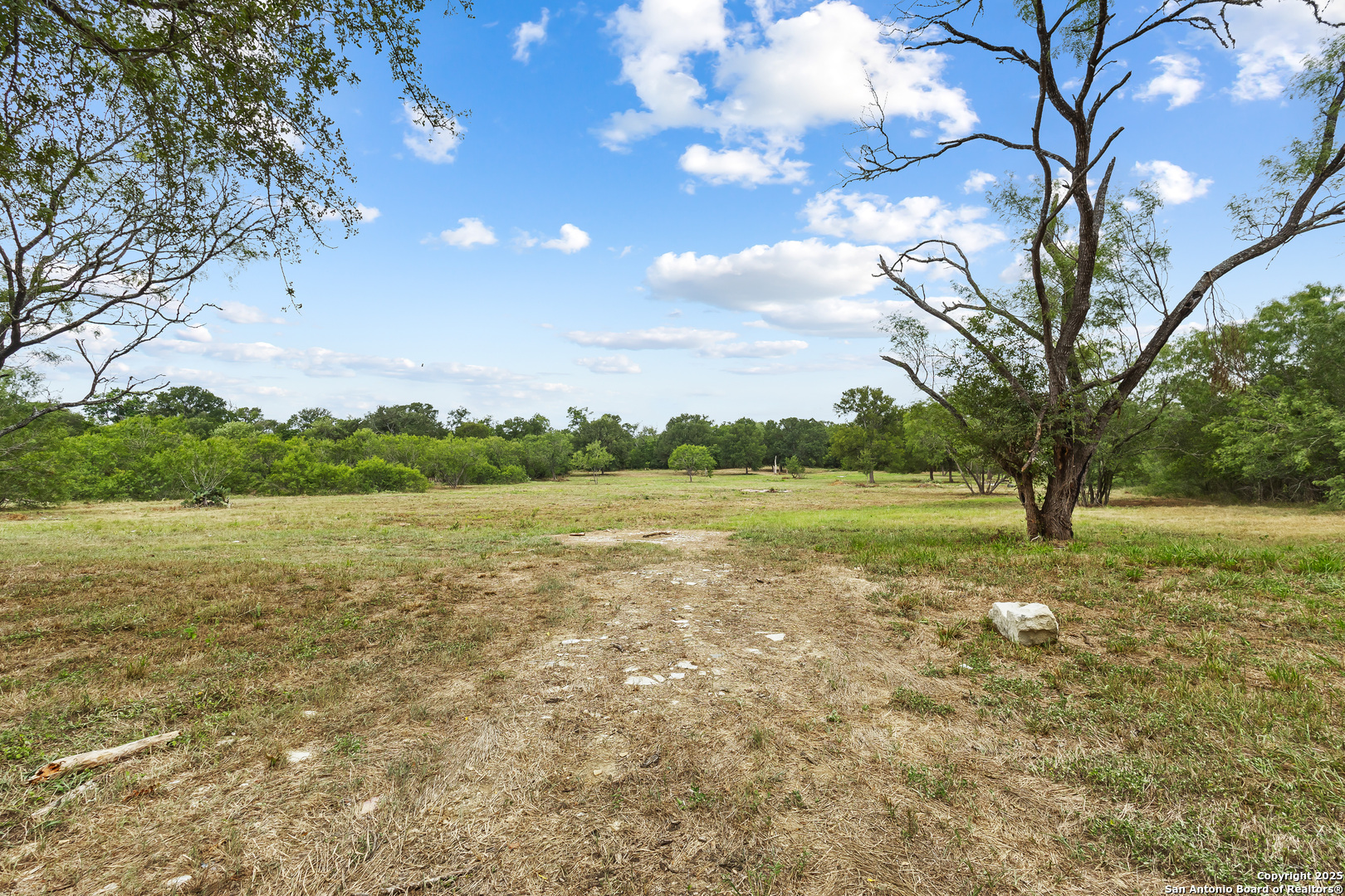 124 Valley Creek Cedar Creek TX 78612