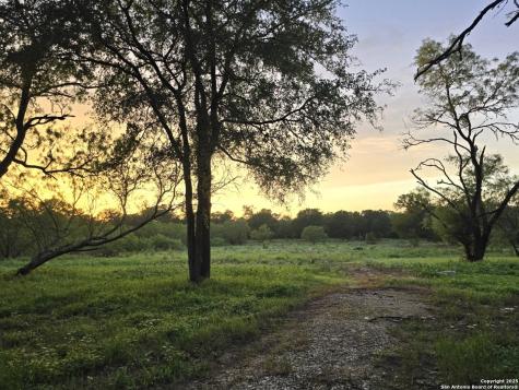 124 Valley Creek Cedar Creek TX 78612