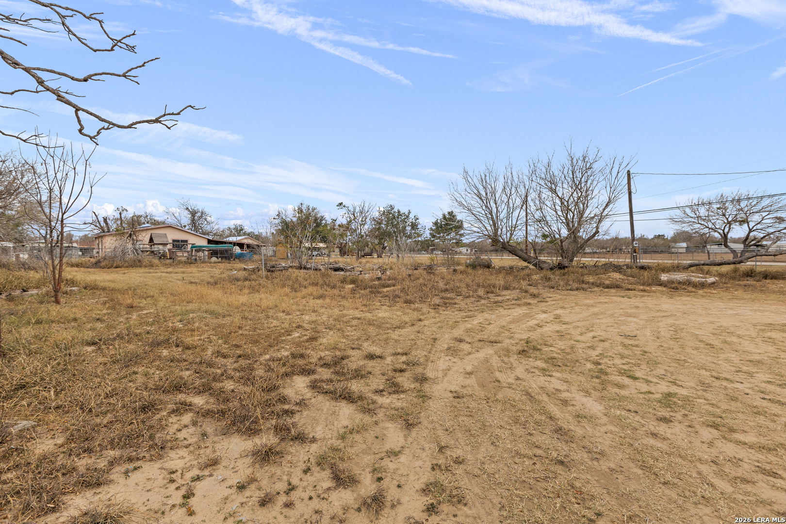 231 E 4th Elmendorf TX 78112