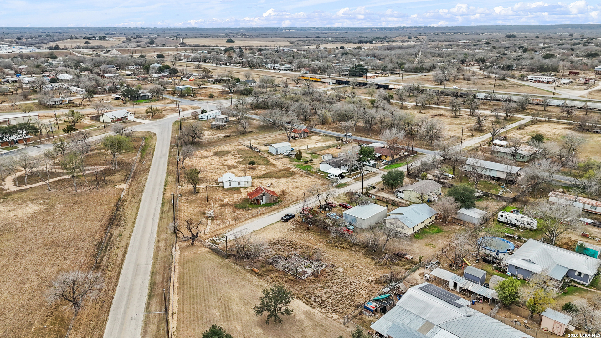 231 E 4th Elmendorf TX 78112