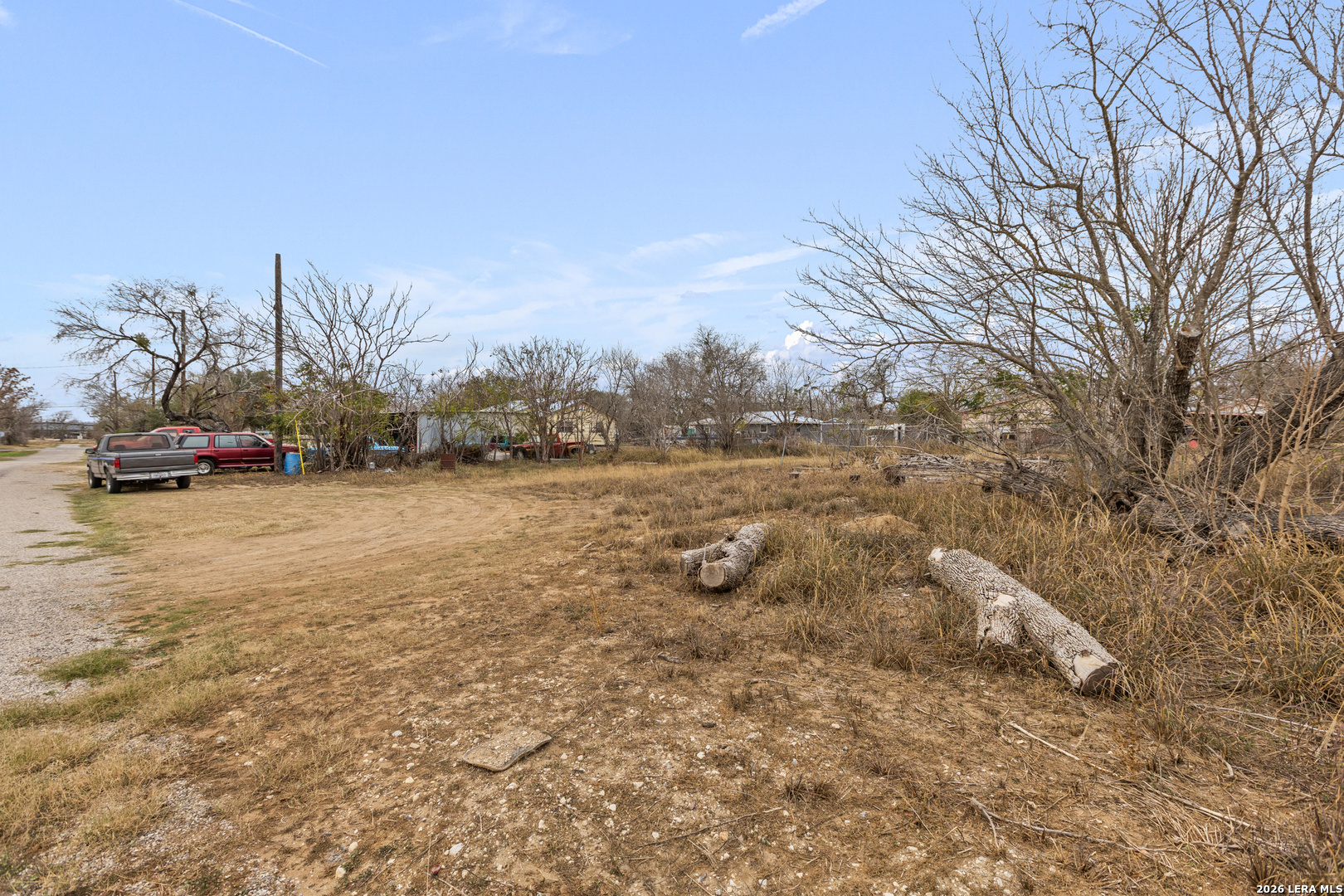 231 E 4th Elmendorf TX 78112