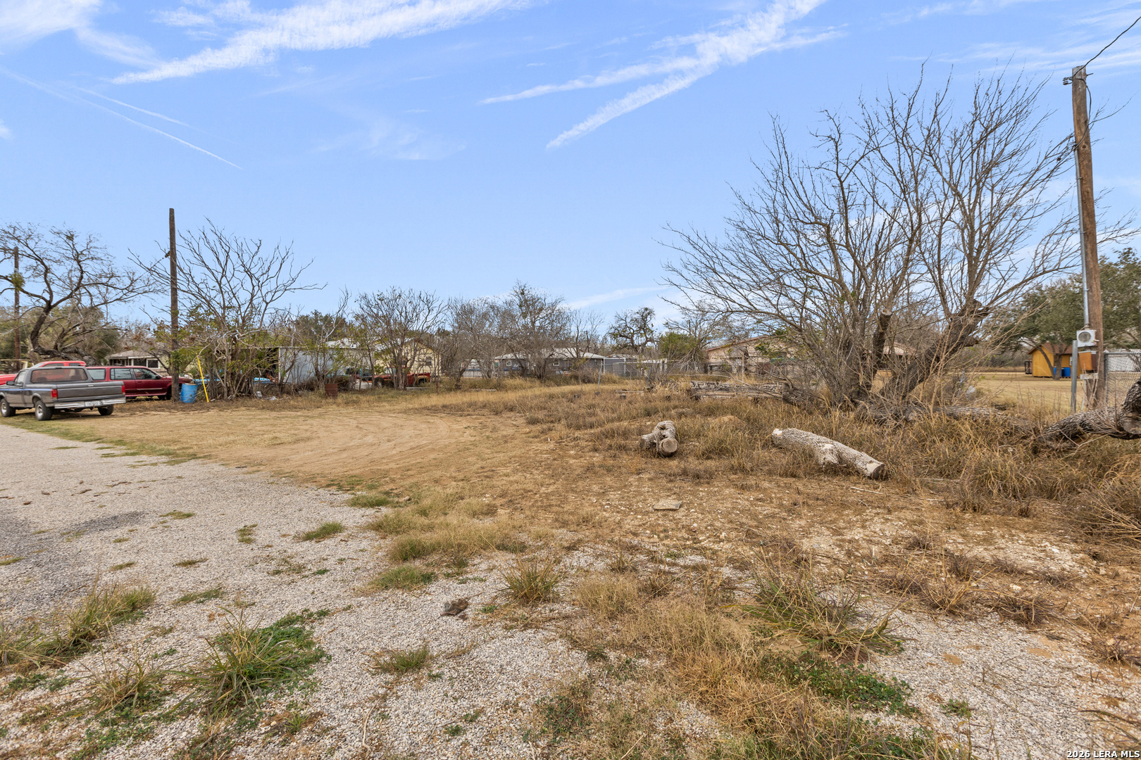 231 E 4th Elmendorf TX 78112