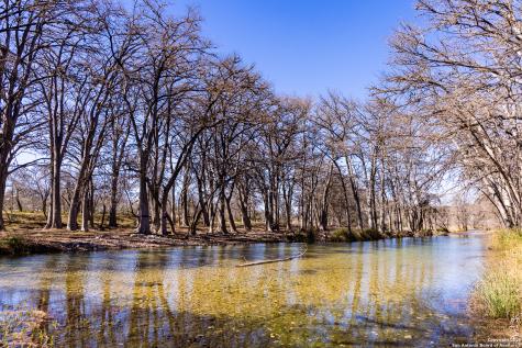 2400 Little Dry Frio Road Leakey TX 78873