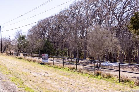 2400 Little Dry Frio Road Leakey TX 78873
