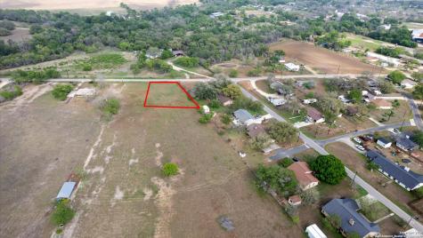 515 Dry Hollow La Vernia TX 78121