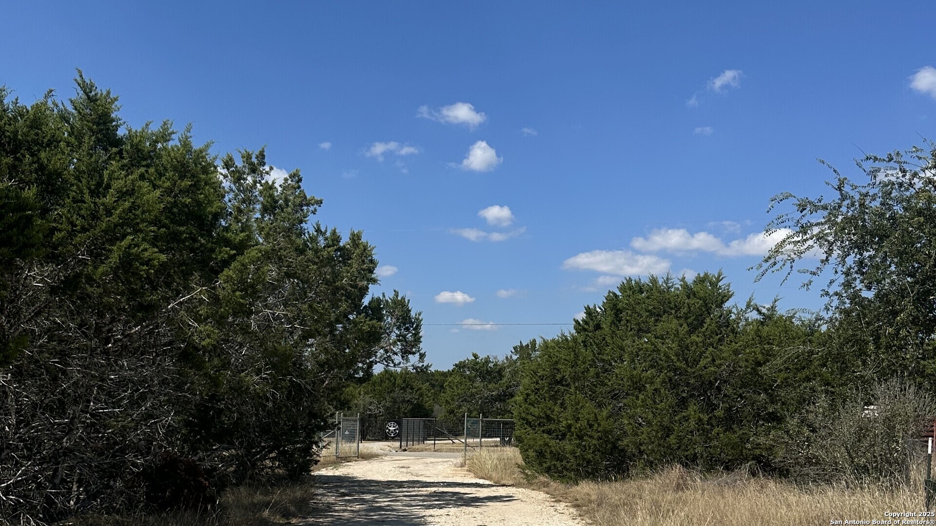 395 Rohrbuch Pipe Creek TX 78063
