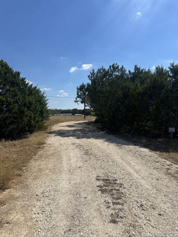 395 Rohrbuch Pipe Creek TX 78063