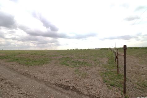 70 +/- Acres Ih 10 Seguin TX 78155