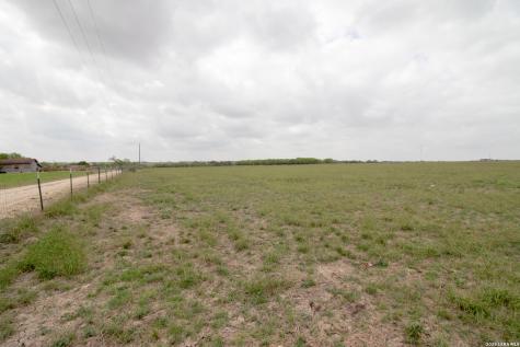 70 +/- Acres Ih 10 Seguin TX 78155