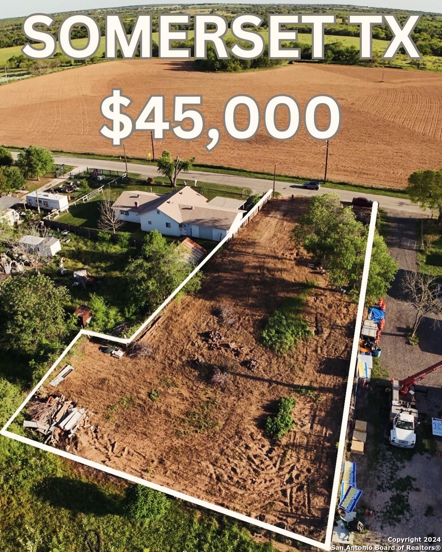 7425 W Dixon Road Somerset TX 78069