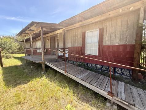 174 Waterman Lane Pipe Creek TX 78063