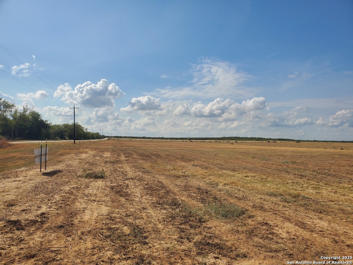 1020 County Road 1670 Moore TX 78057