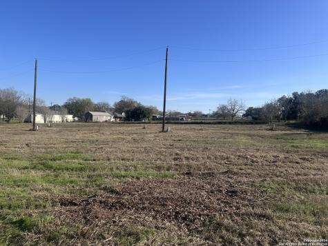 610 S 8th Street Stockdale TX 78160