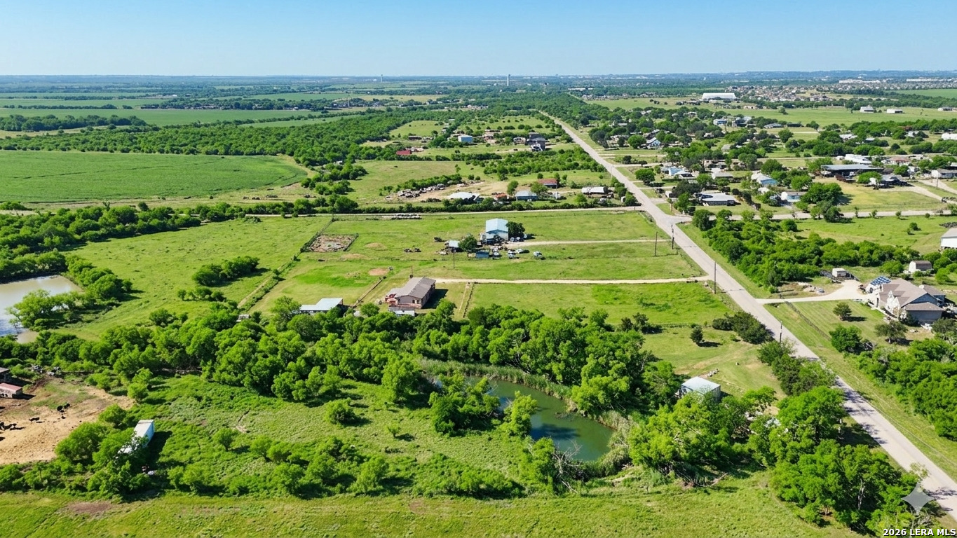 946 Country Lane Marion TX 78124