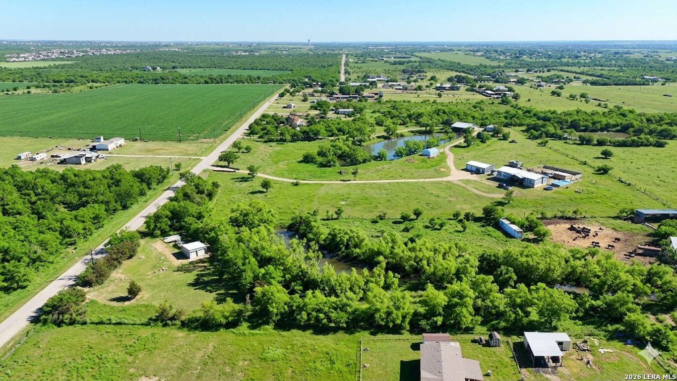 946 Country Lane Marion TX 78124