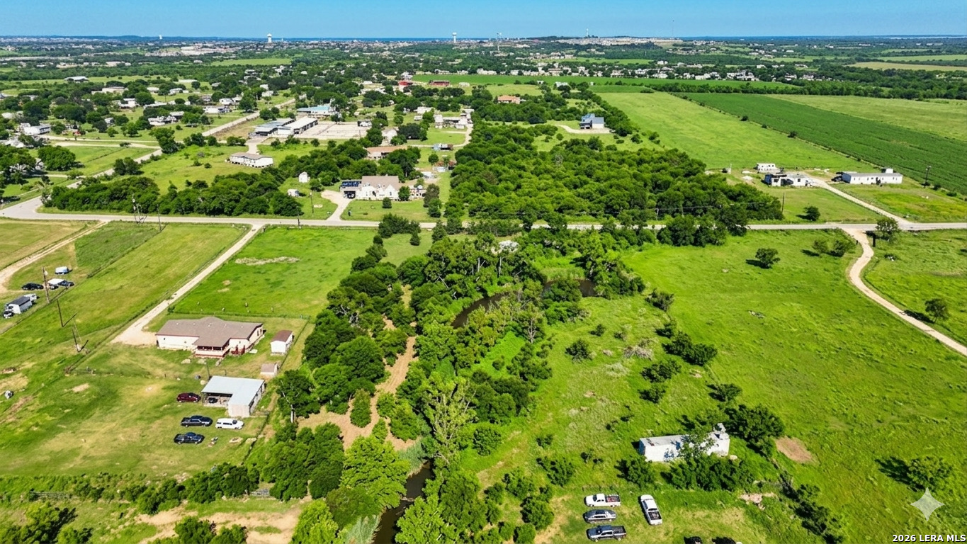 946 Country Lane Marion TX 78124