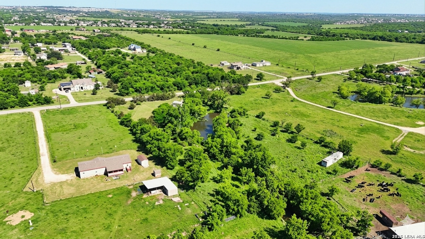946 Country Lane Marion TX 78124