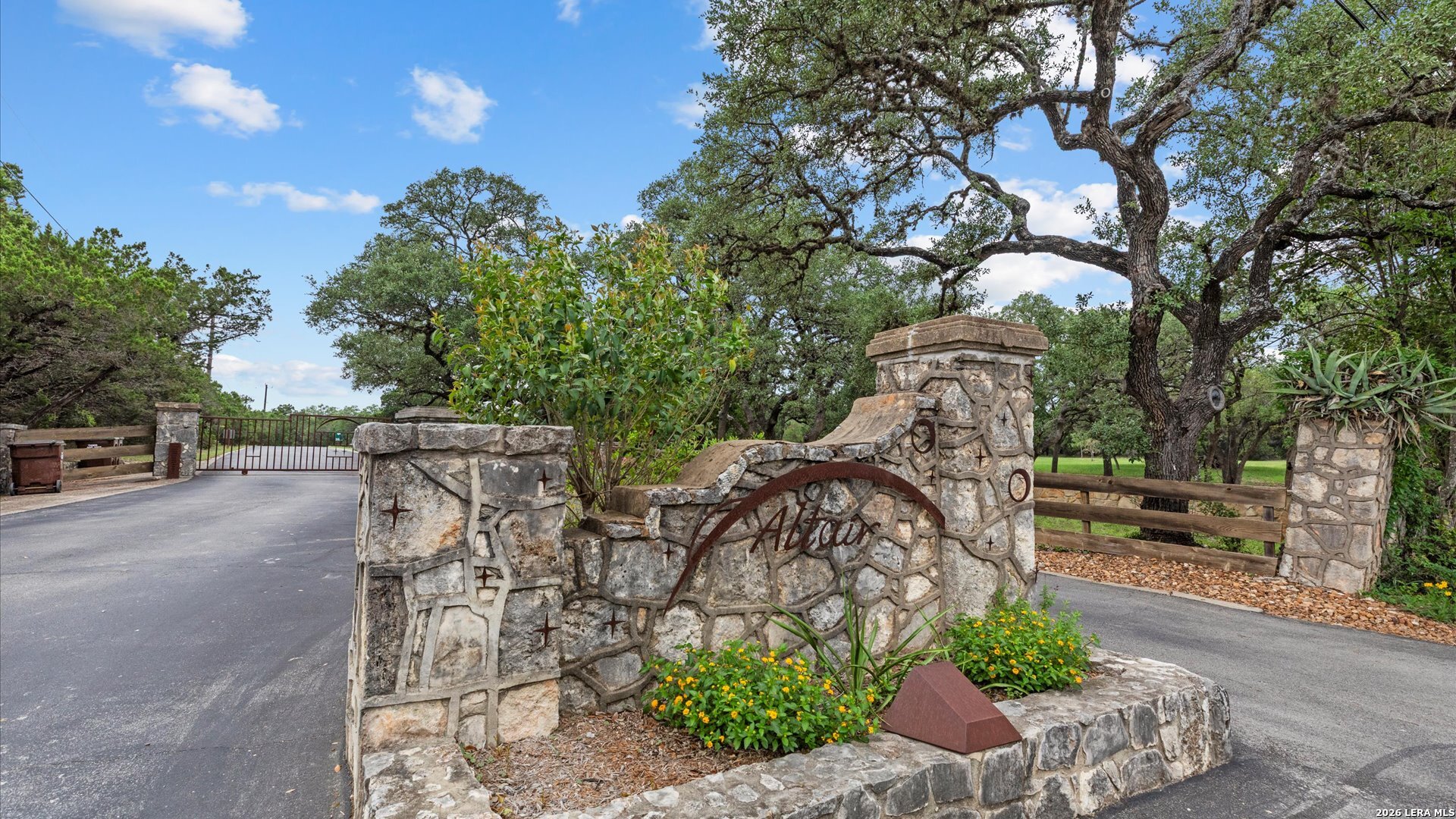 22073 Scenic Loop Road San Antonio TX 78255