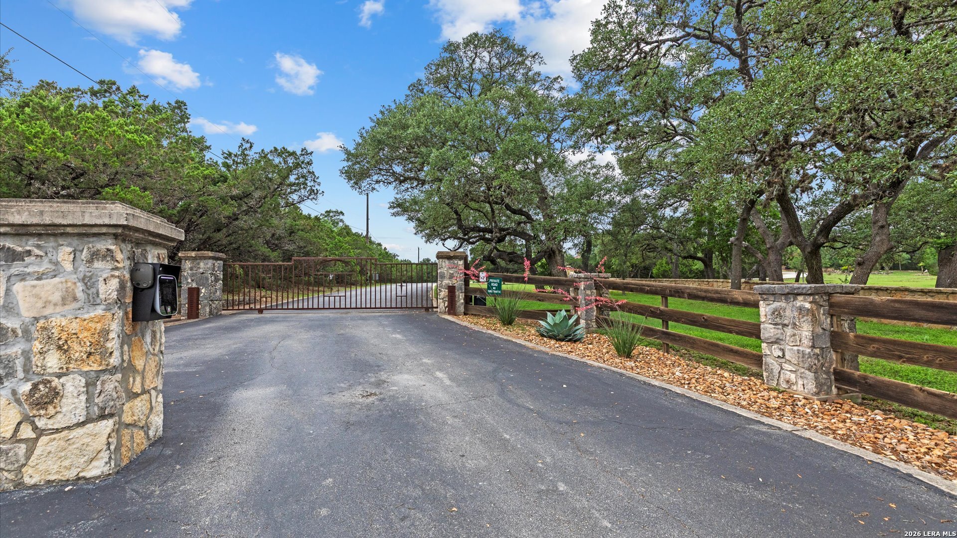 22073 Scenic Loop Road San Antonio TX 78255