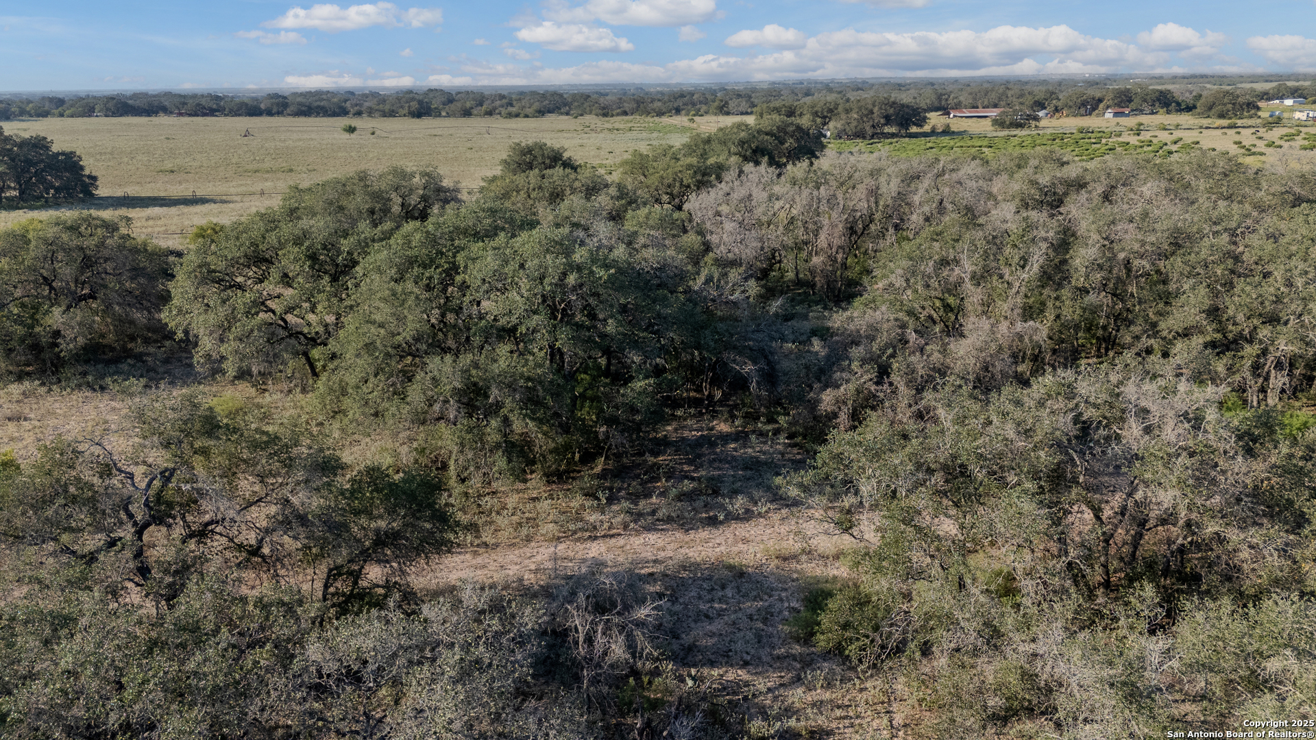 000 County Road 777 Devine TX 78016