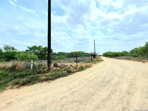 002 Tract 1 Cr 640 Hondo TX 78861