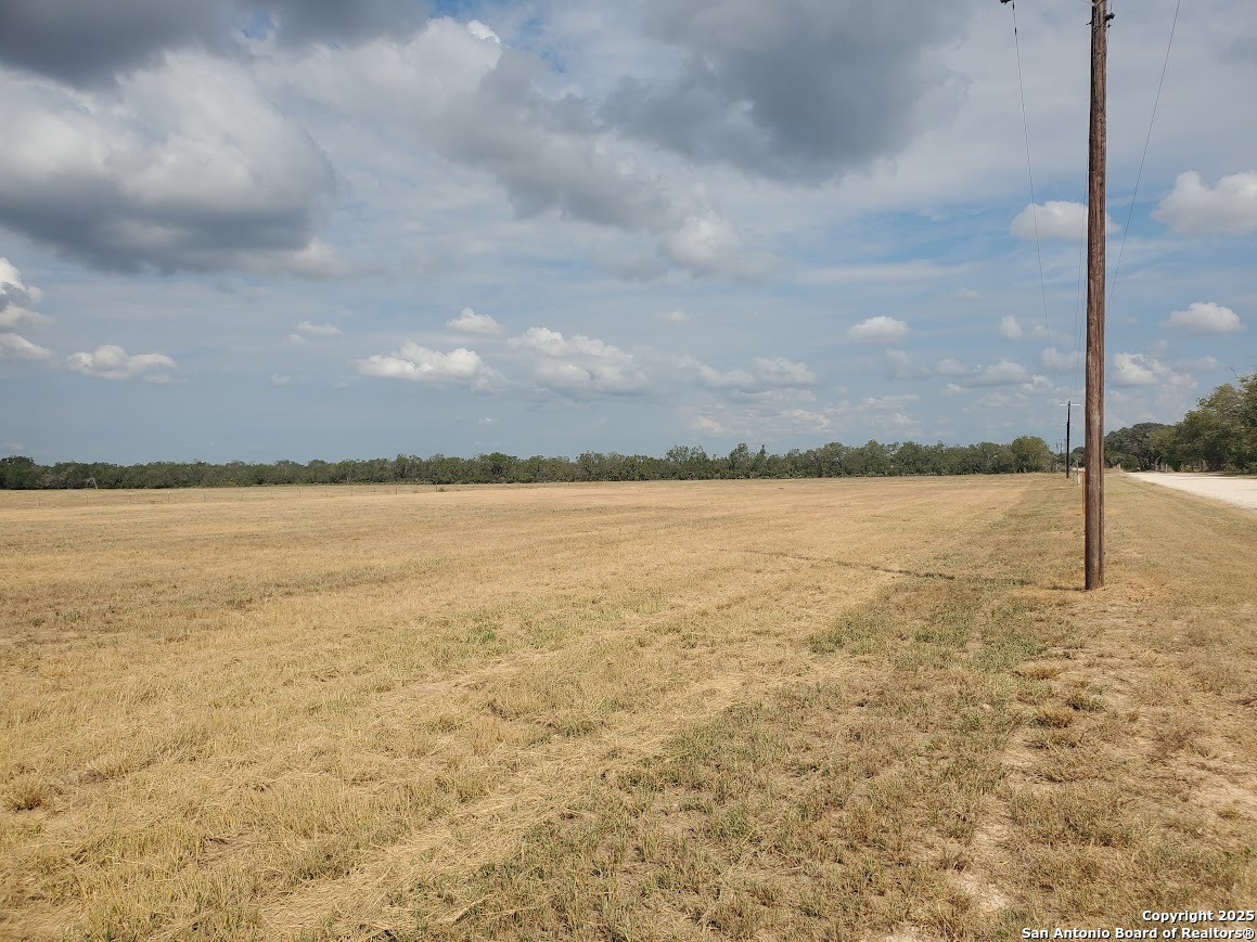 978 County Road 1670 Moore TX 78057