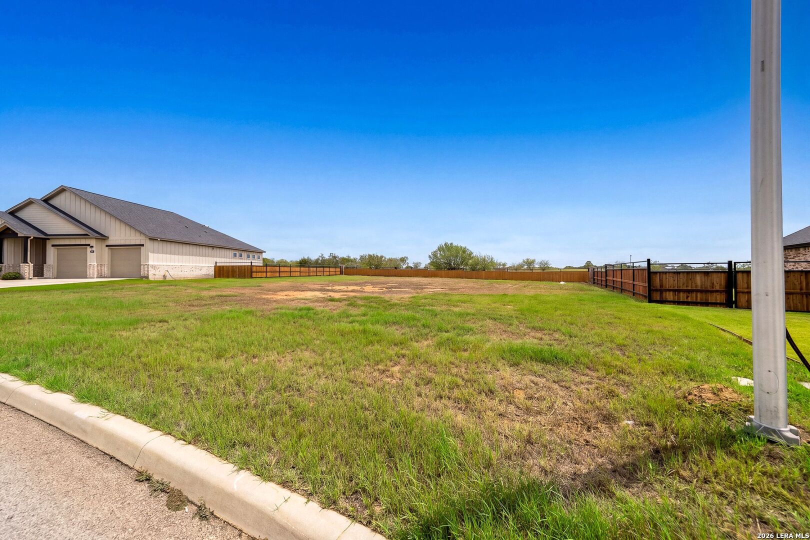 144 W Magnolia Circle La Vernia TX 78121