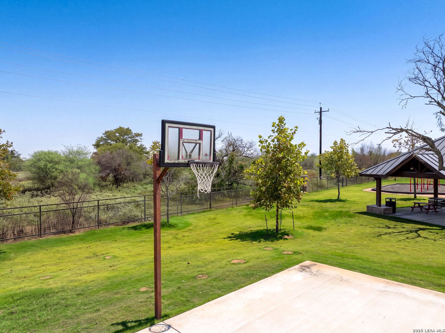 144 W Magnolia Circle La Vernia TX 78121