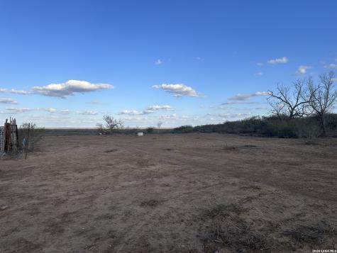 002 County Road 354 Charlotte TX 78011
