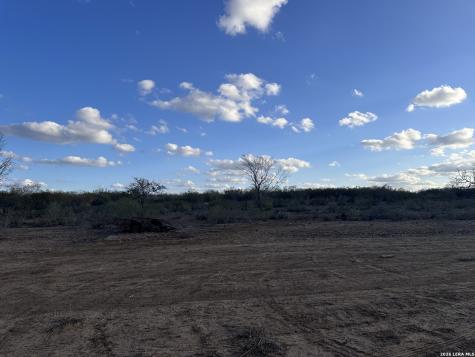 002 County Road 354 Charlotte TX 78011