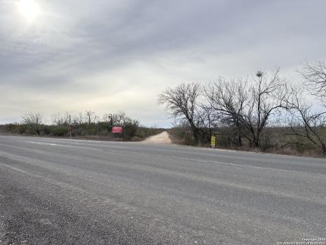 002 County Road 354 Charlotte TX 78011