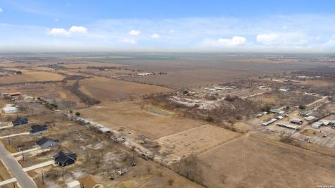 1140 County Road 6710 Natalia TX 78059