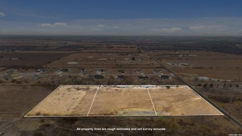 1140 County Road 6710 Natalia TX 78059