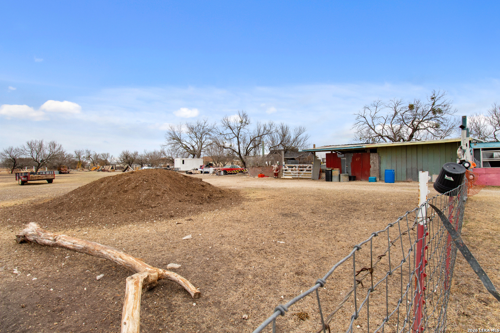1140 County Road 6710 Natalia TX 78059