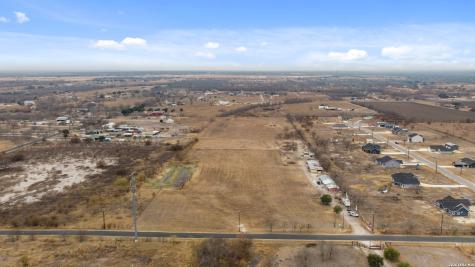 1140 County Road 6710 Natalia TX 78059