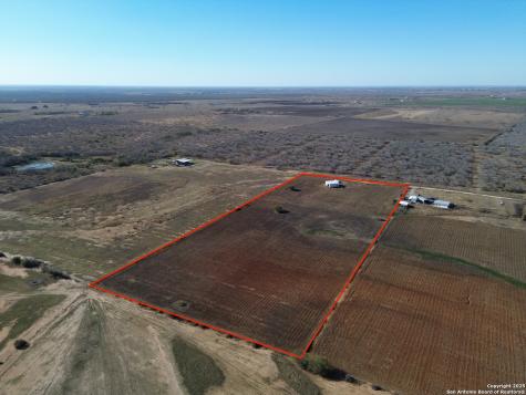 737 Joy Lane Floresville TX 78114