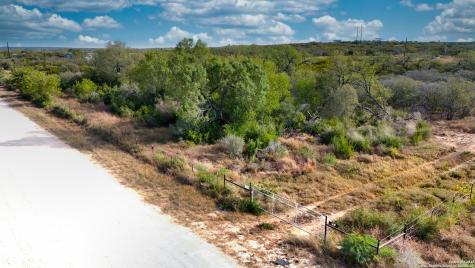 291 County Road 1670 Moore TX 78057