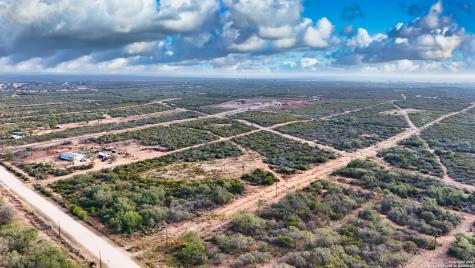 291 County Road 1670 Moore TX 78057