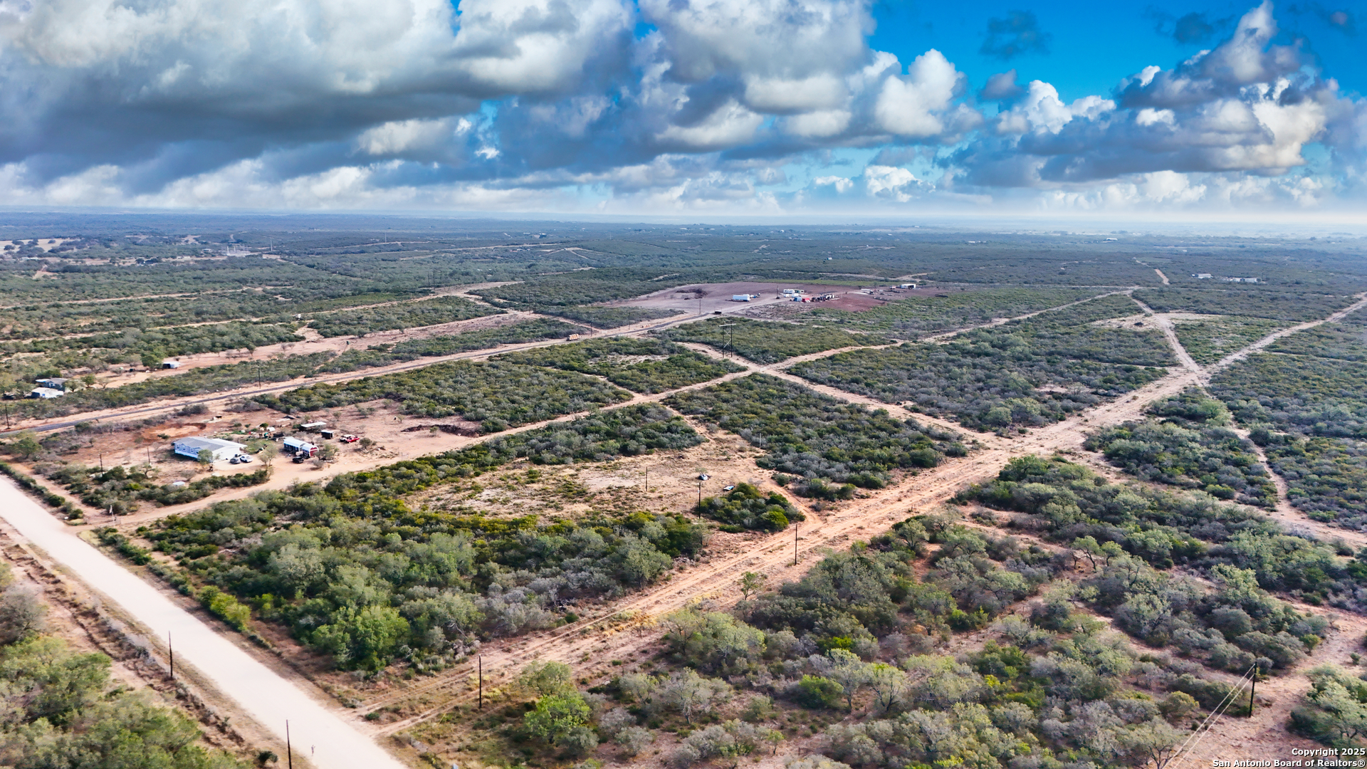 291 County Road 1670 Moore TX 78057