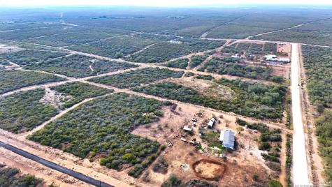 291 County Road 1670 Moore TX 78057